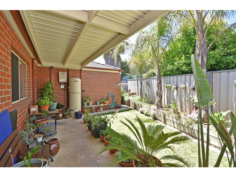 2/94 Browning Street, Kangaroo Flat VIC 3555