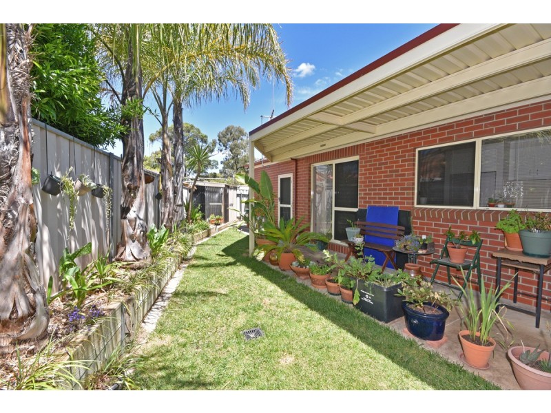 2/94 Browning Street, Kangaroo Flat VIC 3555