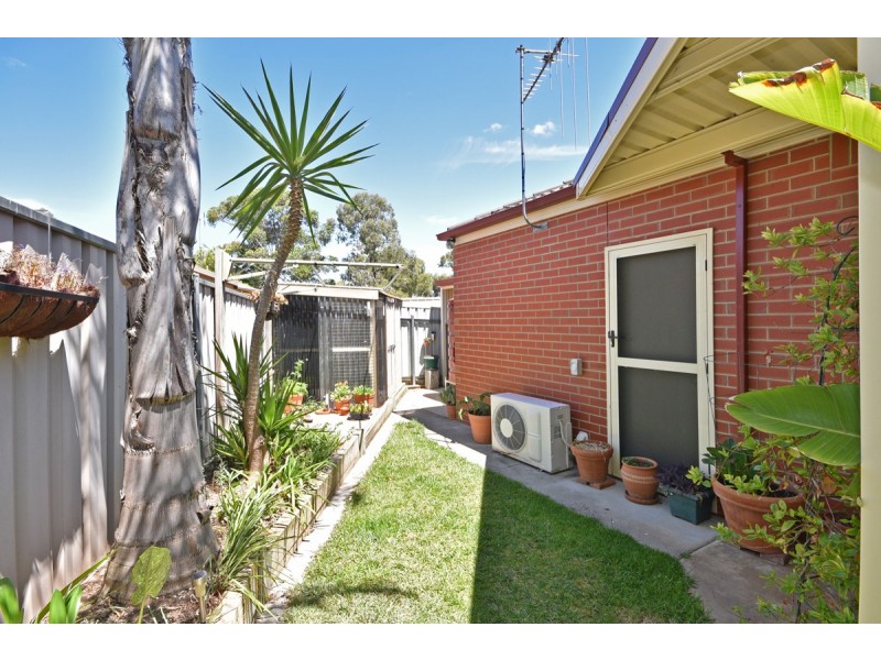 2/94 Browning Street, Kangaroo Flat VIC 3555
