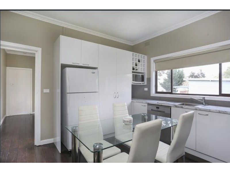 8 Martin Street, Golden Gully VIC 3555