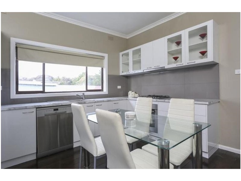 8 Martin Street, Golden Gully VIC 3555