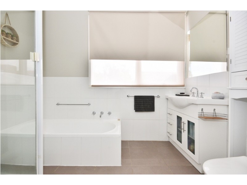 42 Orlando Street, Eaglehawk VIC 3556