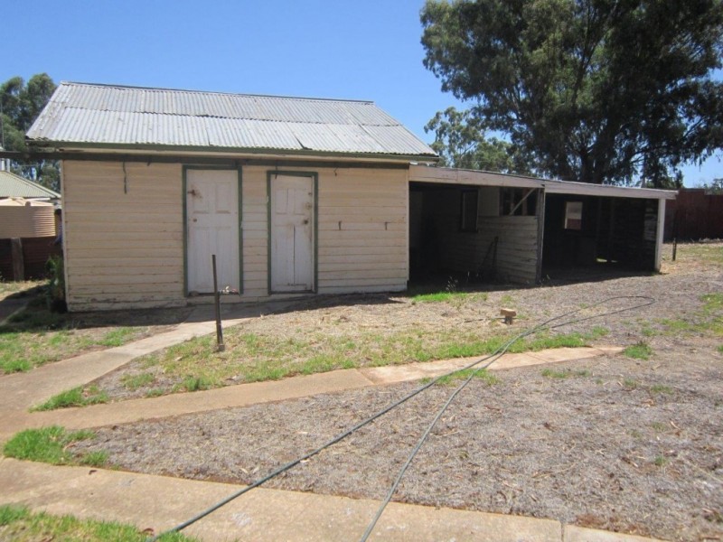 4 Edwards Street, St Arnaud VIC 3478