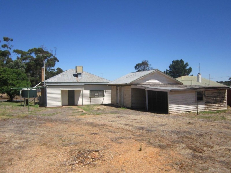 4 Edwards Street, St Arnaud VIC 3478