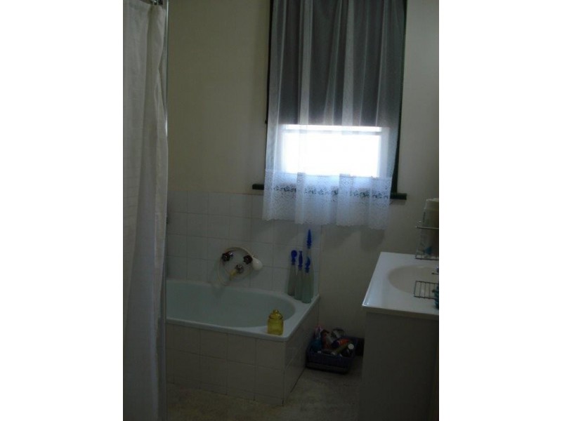 4 Edwards Street, St Arnaud VIC 3478