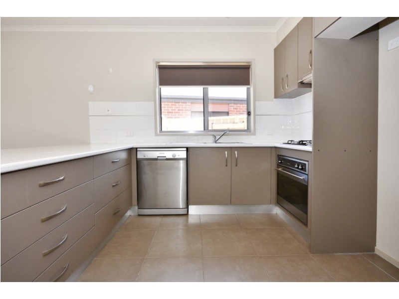 4B Alfreda Place, Golden Square VIC 3555