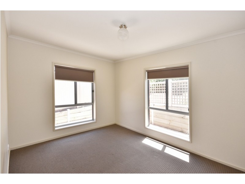 4B Alfreda Place, Golden Square VIC 3555