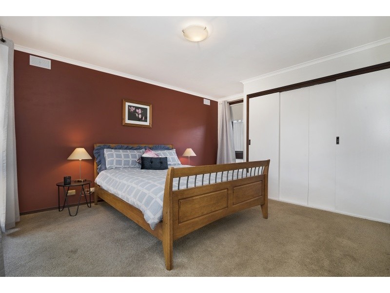 2/204 Aspinall Street, Kangaroo Flat VIC 3555