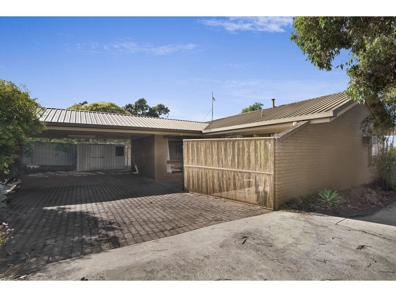 2/204 Aspinall Street, Kangaroo Flat VIC 3555