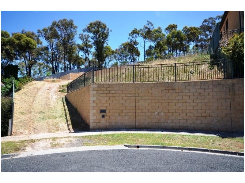 7 Hansa Court, Kangaroo Flat VIC 3555