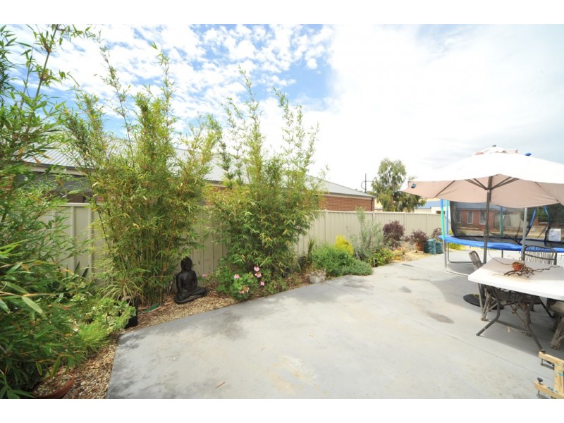 3 Barnett Drive, Kangaroo Flat VIC 3555