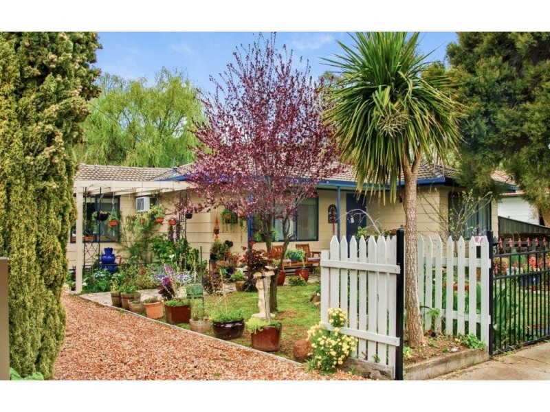 5 Beverley Street, Kangaroo Flat VIC 3555