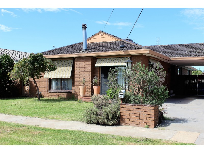 6 Osborn Avenue, Kangaroo Flat VIC 3555