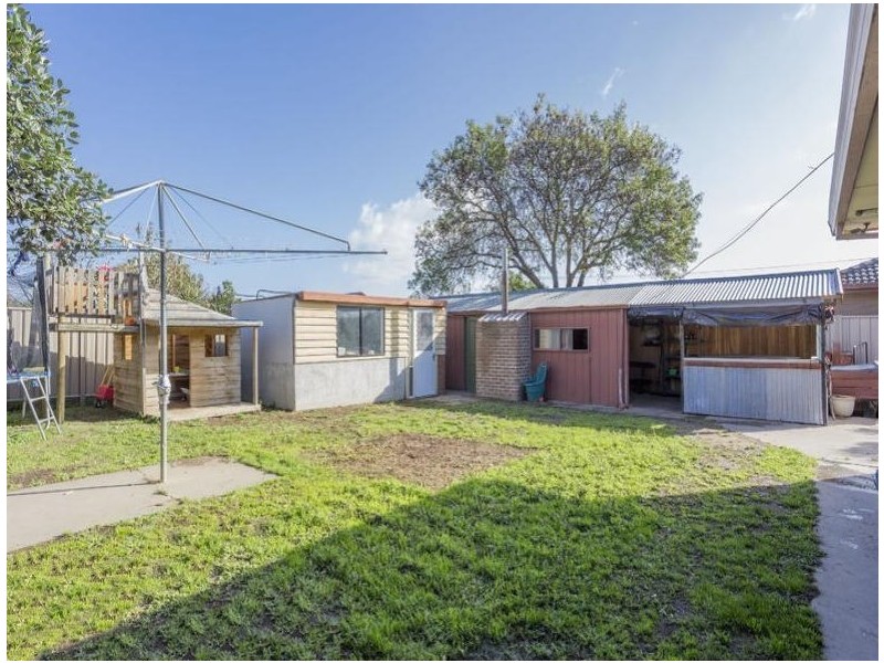 6 Osborn Avenue, Kangaroo Flat VIC 3555