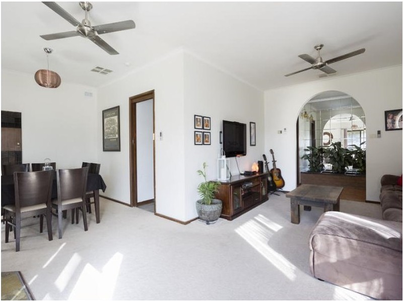 6 Osborn Avenue, Kangaroo Flat VIC 3555