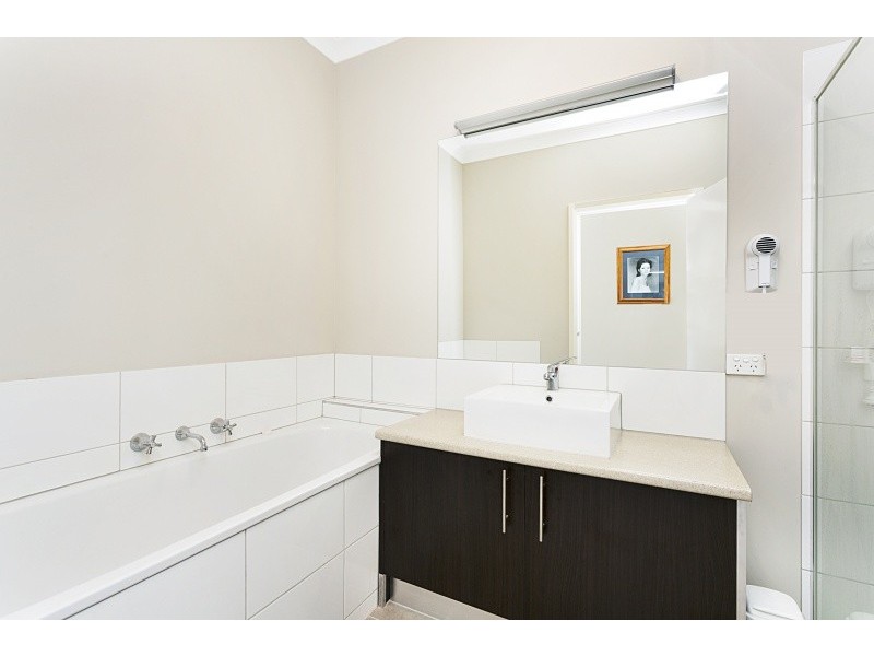 10 Sundew Drive, Kangaroo Flat VIC 3555