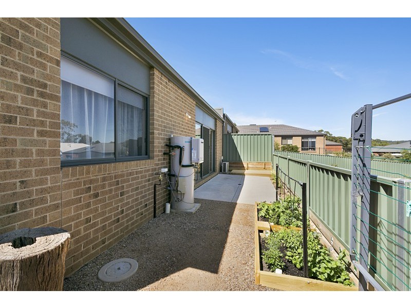 10 Sundew Drive, Kangaroo Flat VIC 3555