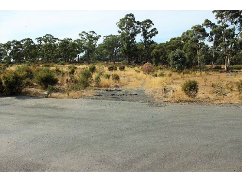 13 Karella Court, Junortoun VIC 3551