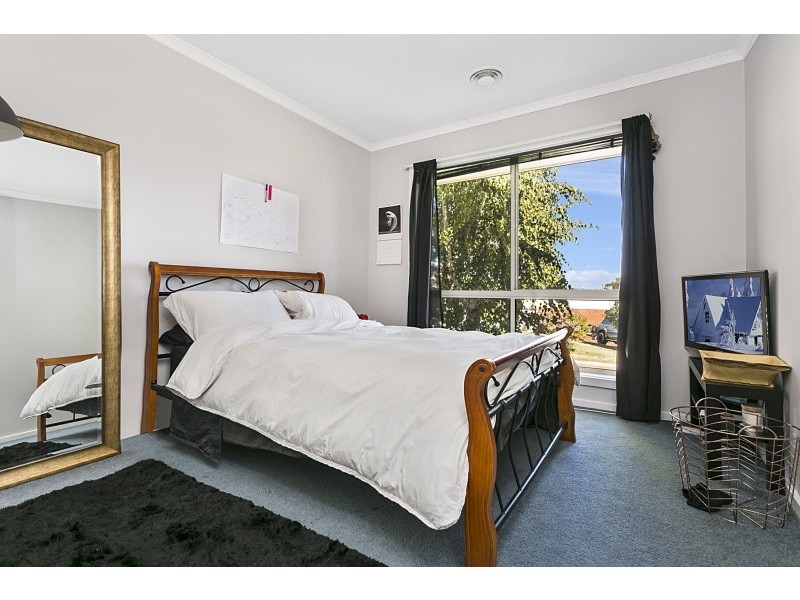 4B Becker Close, Golden Square VIC 3555