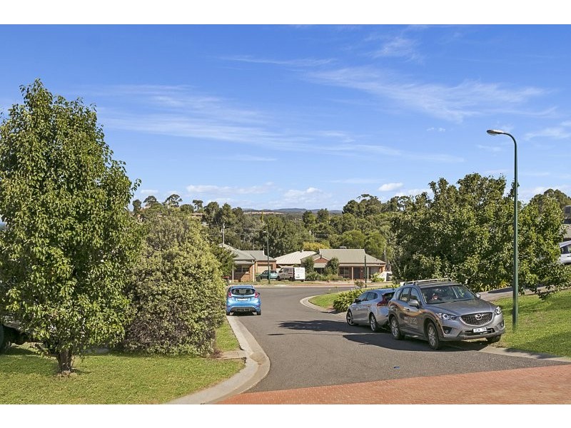 4B Becker Close, Golden Square VIC 3555