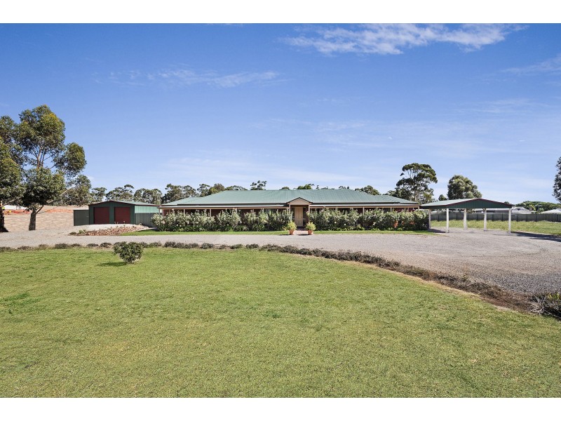 6 Hakea Road, Huntly VIC 3551