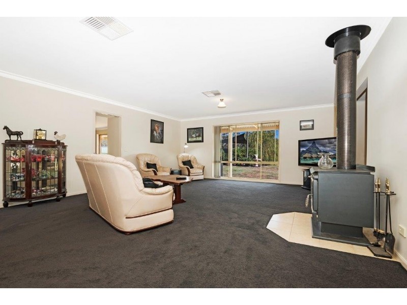 6 Hakea Road, Huntly VIC 3551