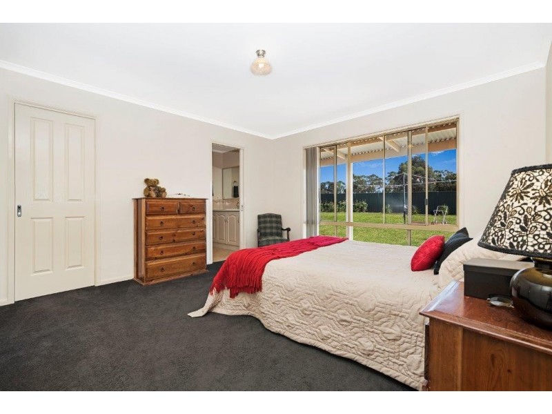 6 Hakea Road, Huntly VIC 3551