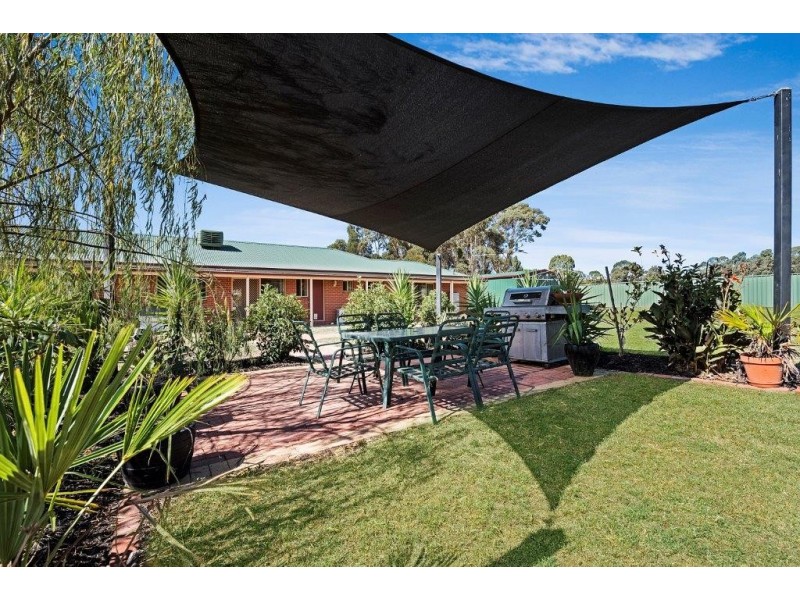 6 Hakea Road, Huntly VIC 3551