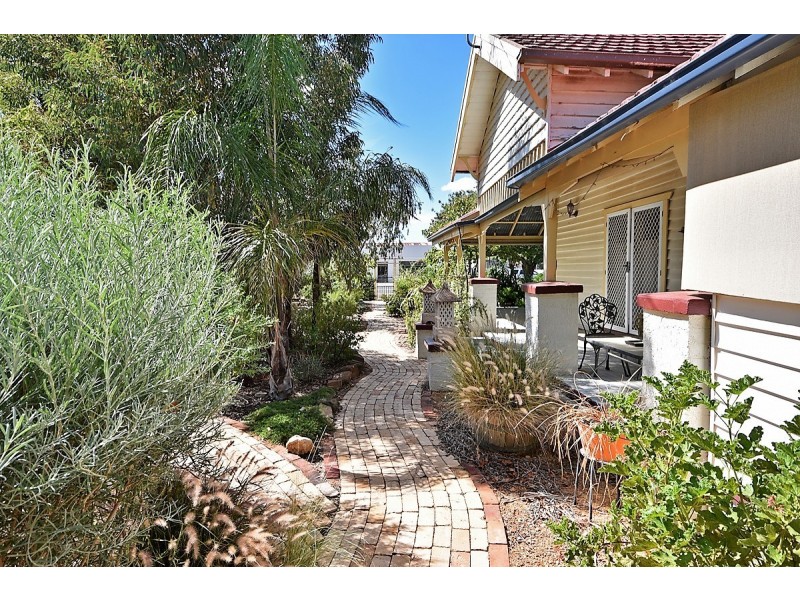 106 High Street, Charlton VIC 3525