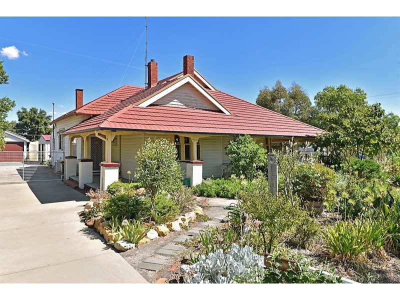 106 High Street, Charlton VIC 3525