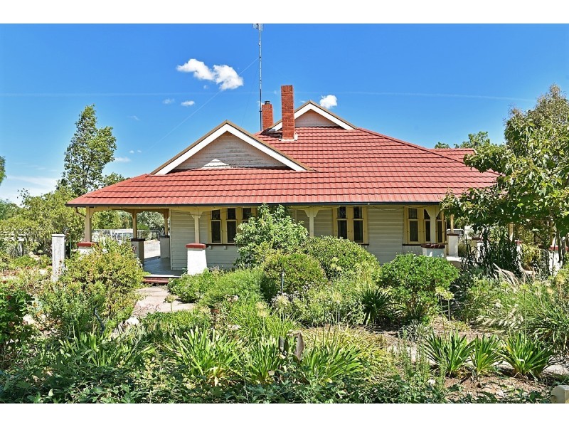 106 High Street, Charlton VIC 3525