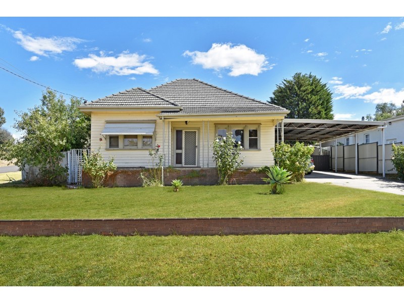 16 Esler Street, California Gully VIC 3556