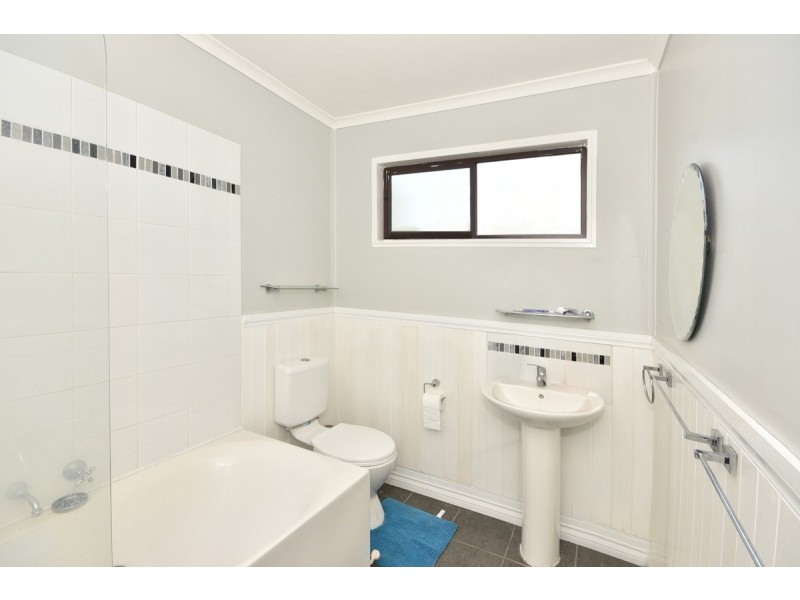 16 Esler Street, California Gully VIC 3556