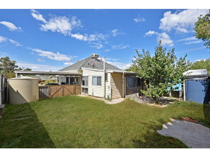 16 Esler Street, California Gully VIC 3556