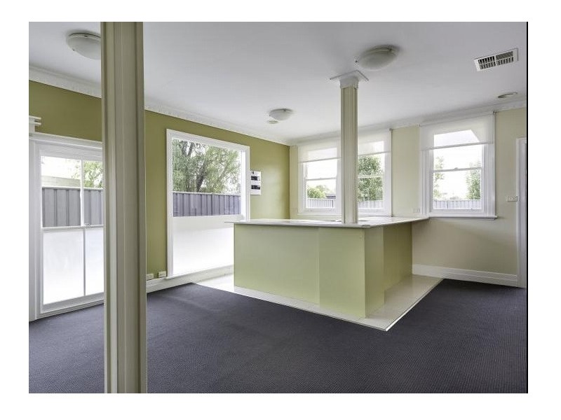 240 High Street, Kangaroo Flat VIC 3555