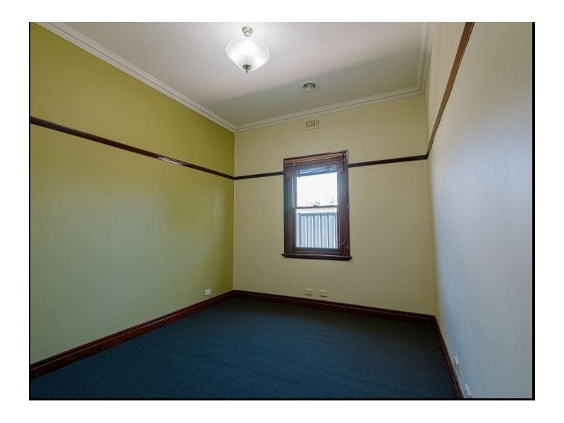 240 High Street, Kangaroo Flat VIC 3555