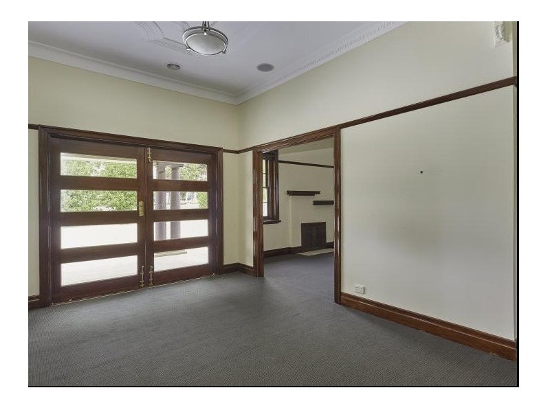 240 High Street, Kangaroo Flat VIC 3555