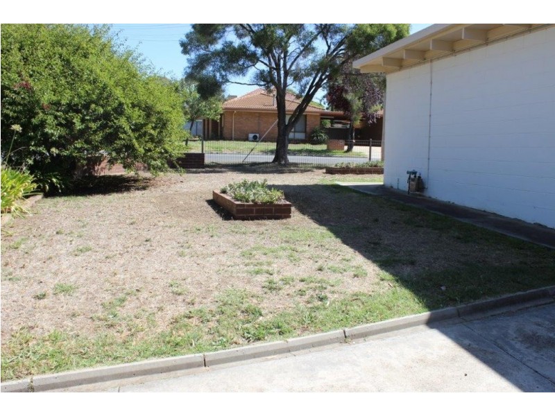 1A Strathdale Crescent, Strathdale VIC 3550