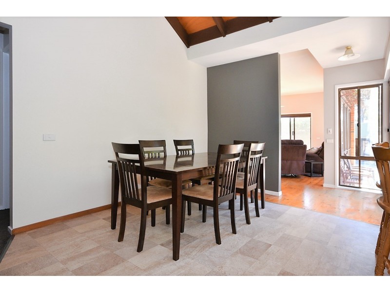 106 Lockwood Road, Kangaroo Flat VIC 3555