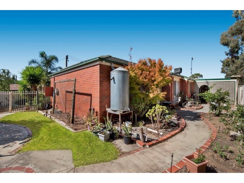 2 Hedley Court, White Hills VIC 3550