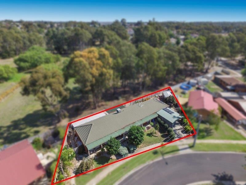 2 Hedley Court, White Hills VIC 3550