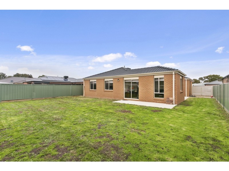 2 Triplett Avenue, Epsom VIC 3551