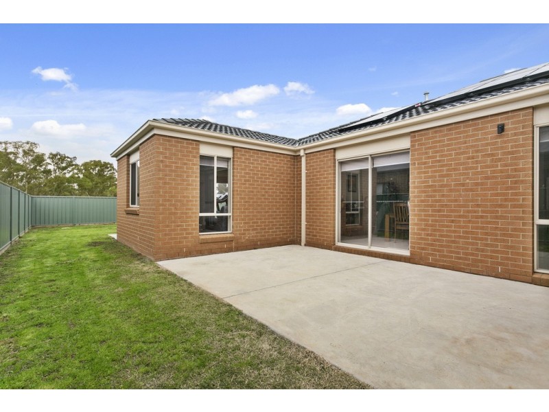 2 Triplett Avenue, Epsom VIC 3551