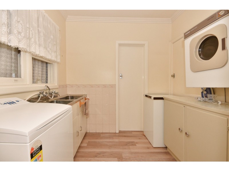 6 Thomas Street, Kangaroo Flat VIC 3555