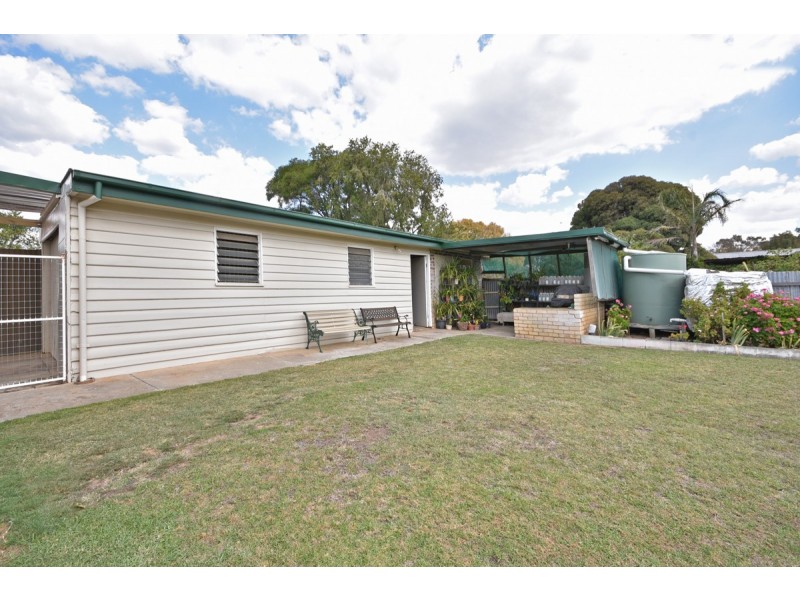 6 Thomas Street, Kangaroo Flat VIC 3555