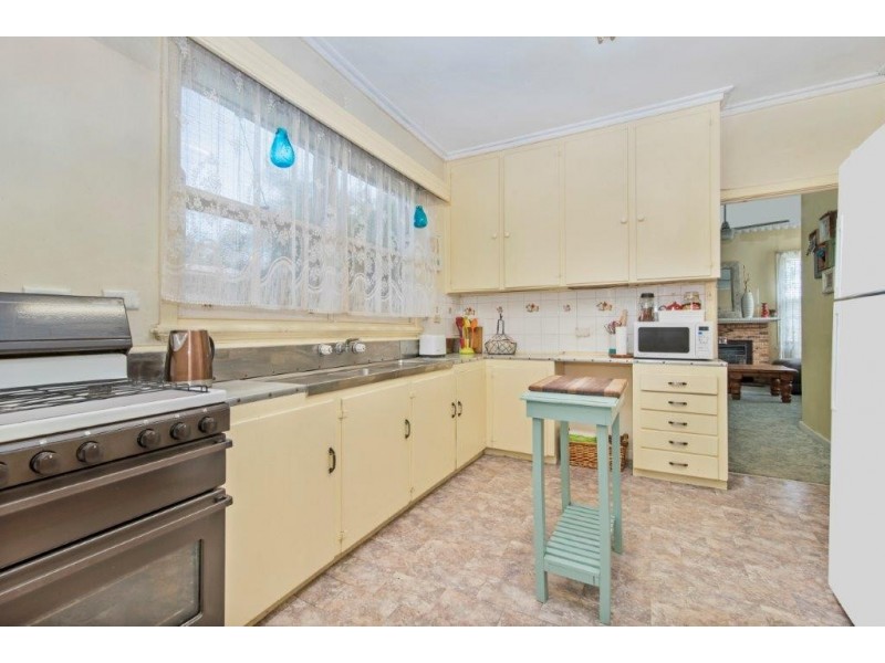 7 Bank Street, Kangaroo Flat VIC 3555