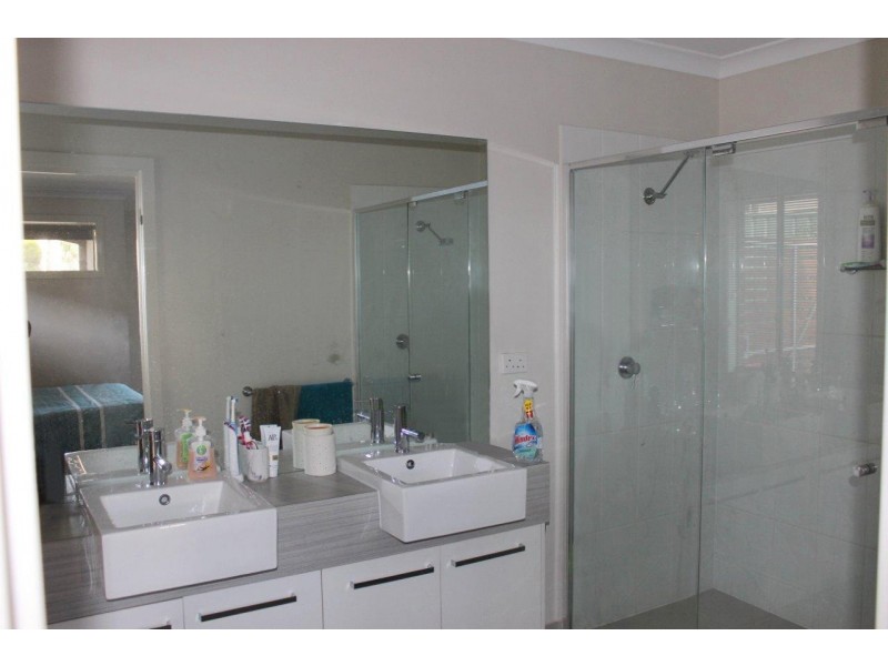 58 Queen Street, Kangaroo Flat VIC 3555