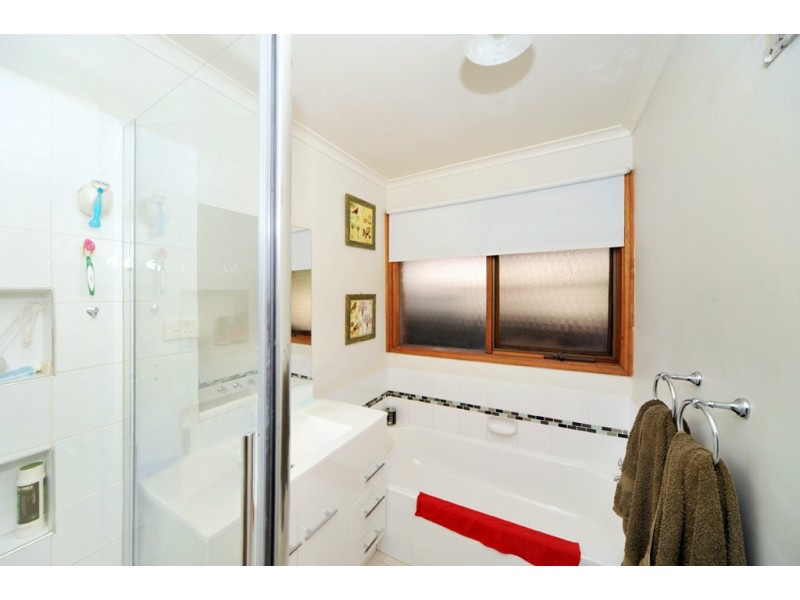 28 Aspinall Street, Golden Square VIC 3555