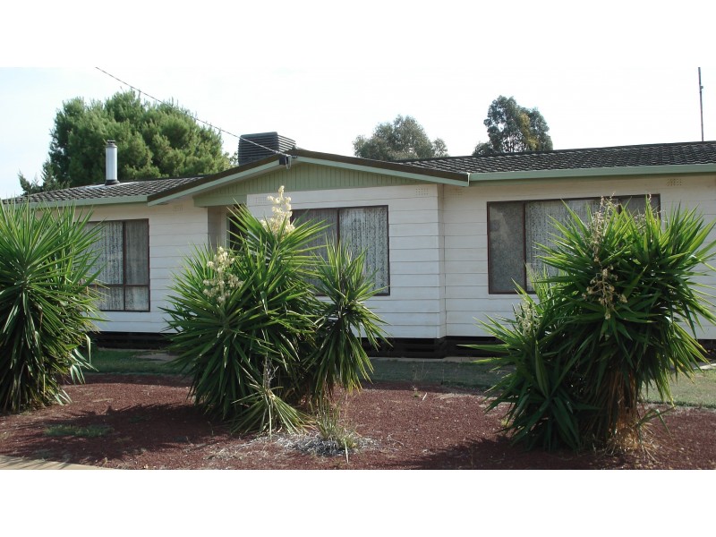 12 Wilson Street, Charlton VIC 3525