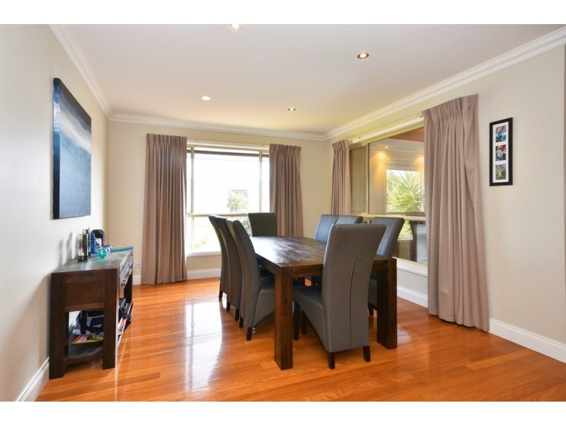 16 Irrabella Place, Kangaroo Flat VIC 3555